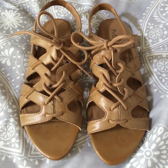 MIAgirl size 6 tan lace-up sandals