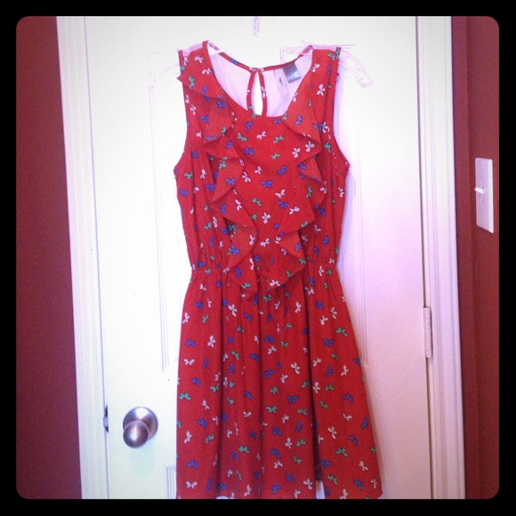 Cute dress must have!