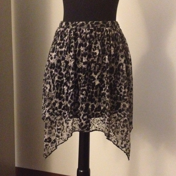 Black & Grey Leopard Symmetrical Skirt (NWOT) - Picture 1 of 4