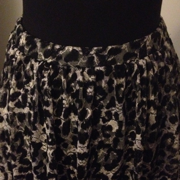 Black & Grey Leopard Symmetrical Skirt (NWOT) - Picture 3 of 4