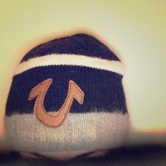 Authentic true religion hat