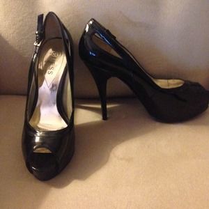 Guess black peep toe pumps size 7