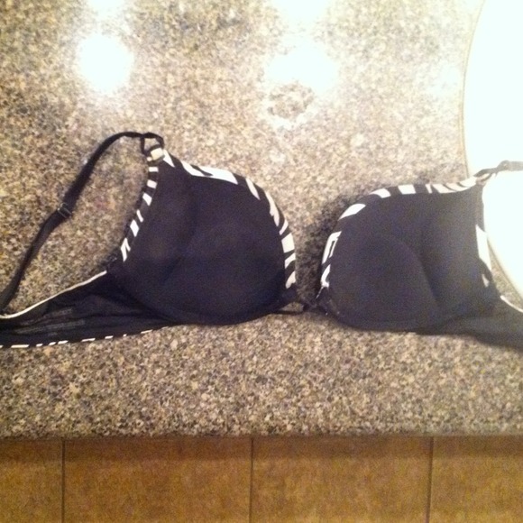 Pictures of the VS Bombshell Bra