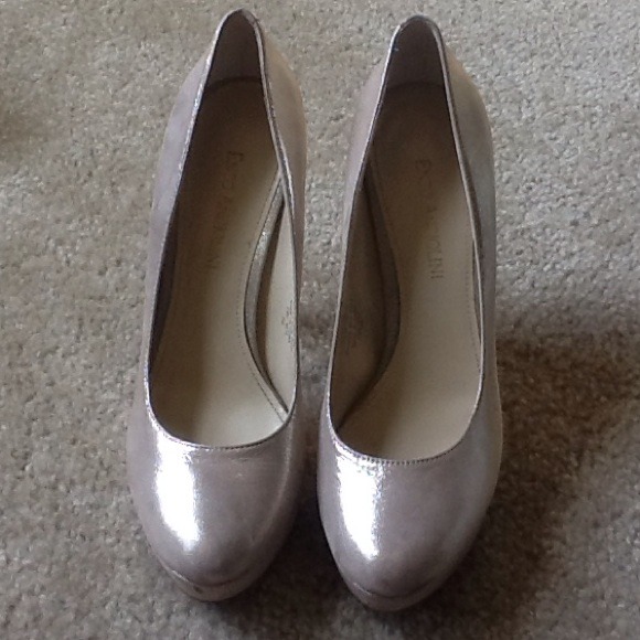 Enzo Angiolini nude pumps