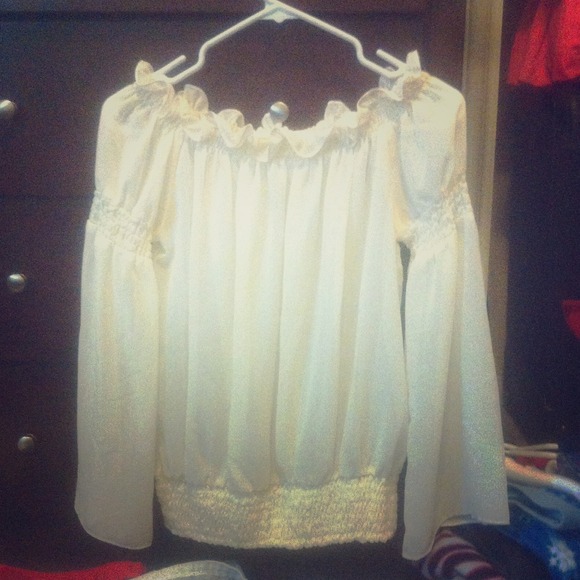 Off shoulder, peasant top