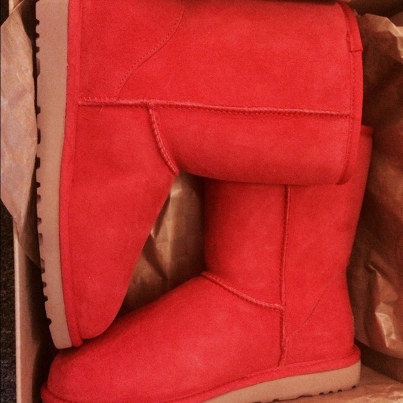 UGG Boots - NEW UGG! Classic Short .