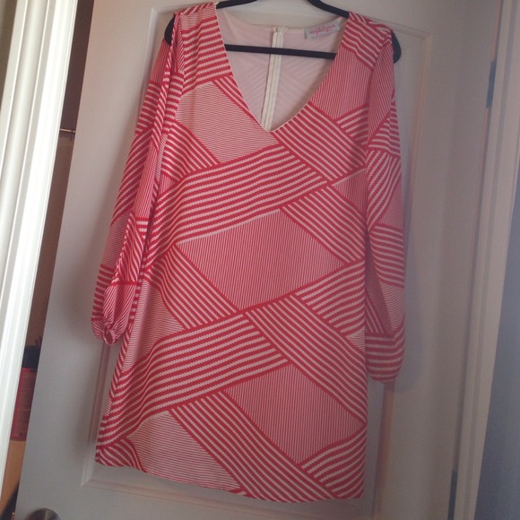 ❌ SOLD Red/white pattern dress