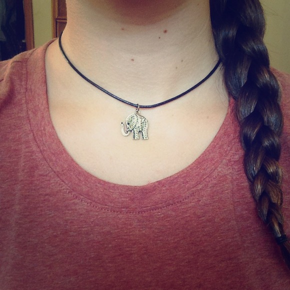 Elephant charm chocker 🐘✨ (2 available)