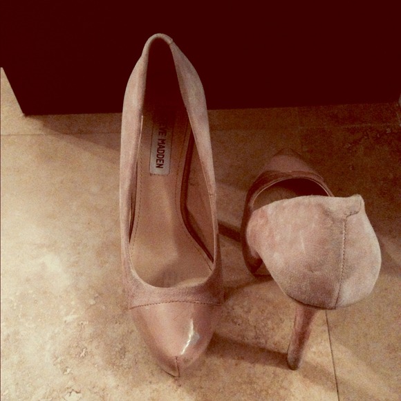 Steve madden nude pumps