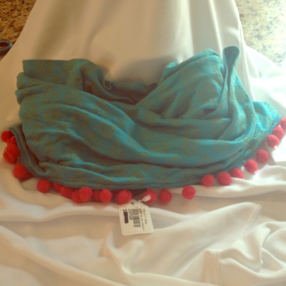 Super cute infinity scarf