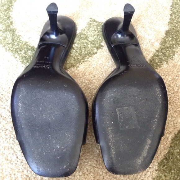 Authentic PRADA - Picture 2 of 4