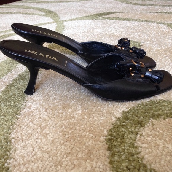 Authentic PRADA - Picture 3 of 4