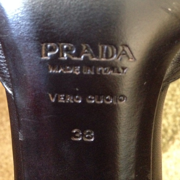 Authentic PRADA - Picture 4 of 4