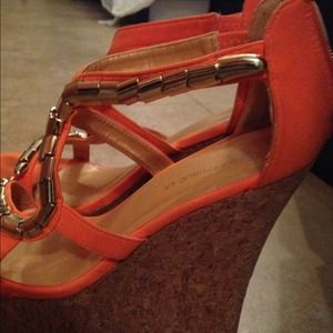 Shoe republica la neon orange wedges