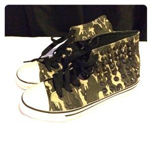 Arizona Jean co. Camo sneakers