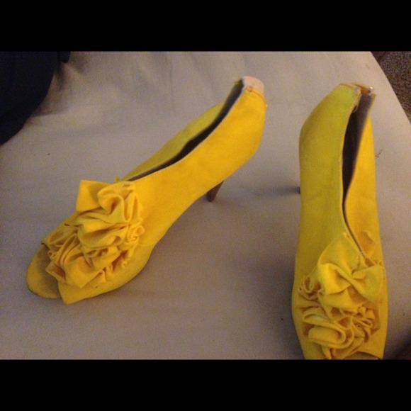 Qupid yellow booties