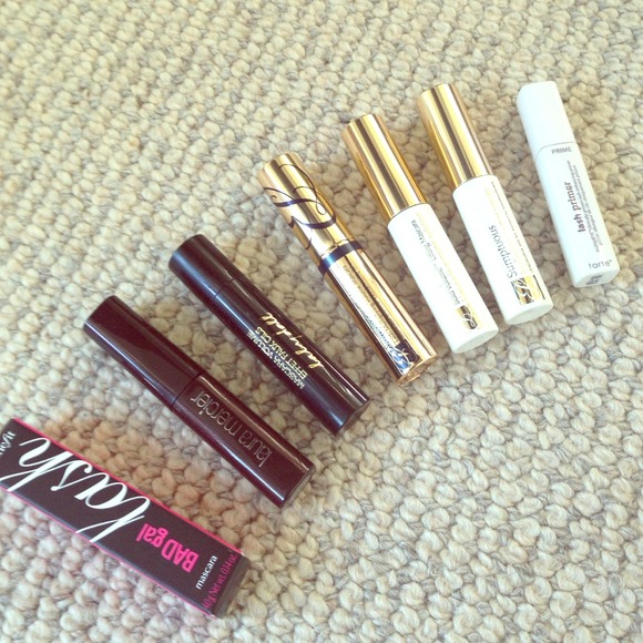 A set of mascara samplers