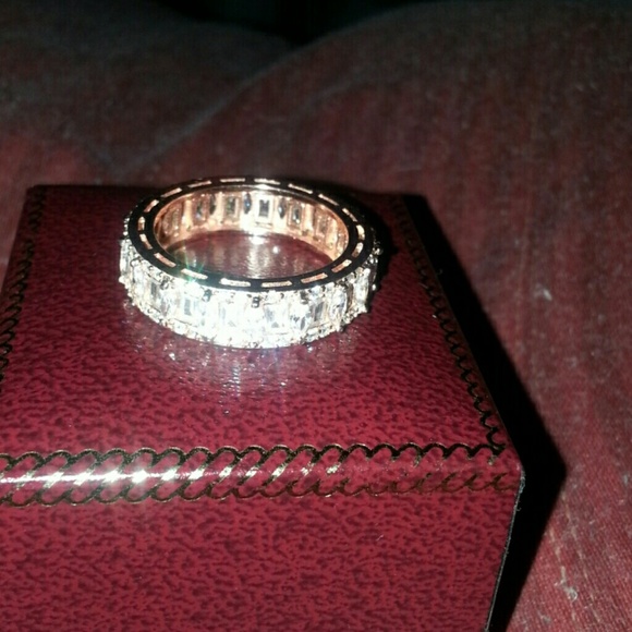 Rose gold ring