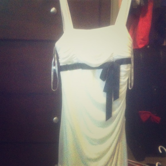 Offwhite dress with black bow