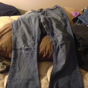 Squeeze Jeans!