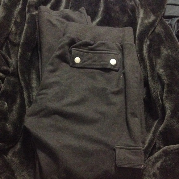 Black skinny cargo pants
