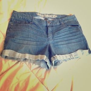 TRADED 💜 Express Jean Shorts
