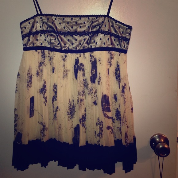 Laundry by Shelli Segal XS Nightout Flowy Tank Top