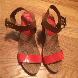 BCBG 3 inch wedges