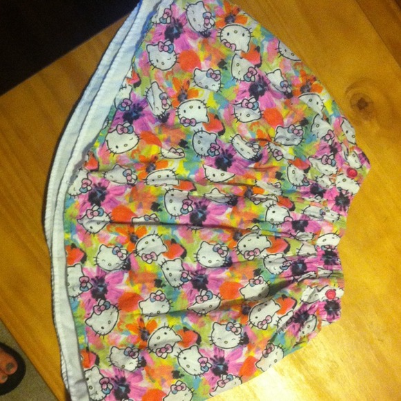 Girls Hello Kitty skirt and top - Picture 3 of 3