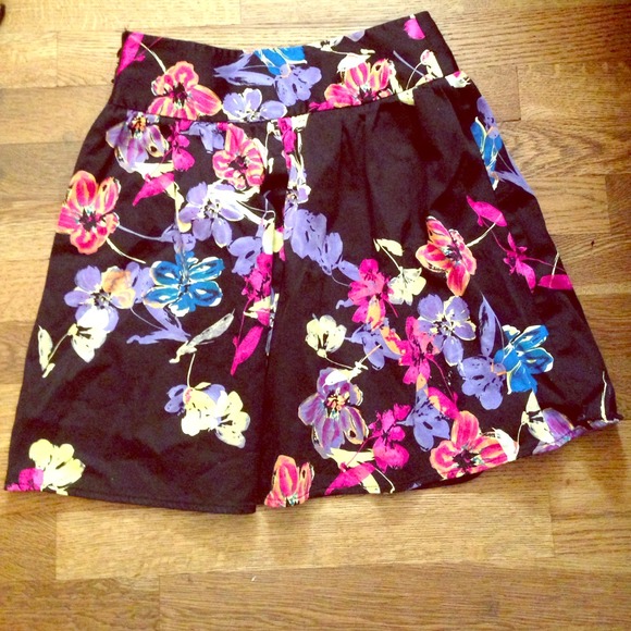 🌸Floral skirt🌸