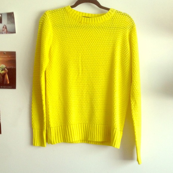 Neon yellow sweater - Picture 1 of 2