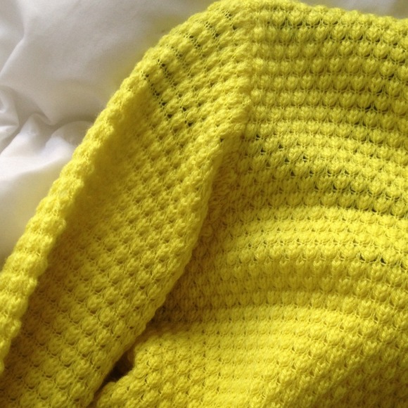 Neon yellow sweater - Picture 2 of 2