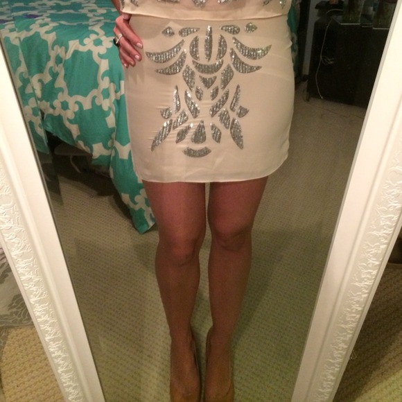 NWT Additional photos - Sequin Mini - Picture 3 of 3