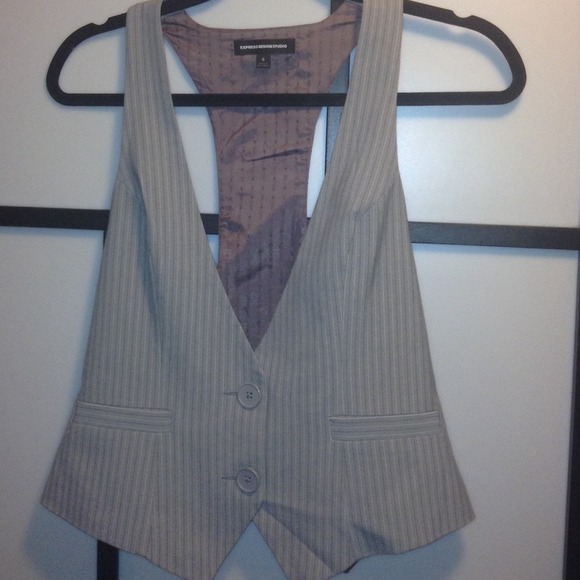 ⚠️⚠️️️SOLD ⚠️⚠️Express vest