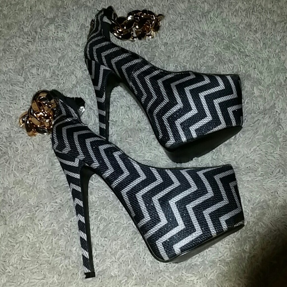 Red Kiss Platforms