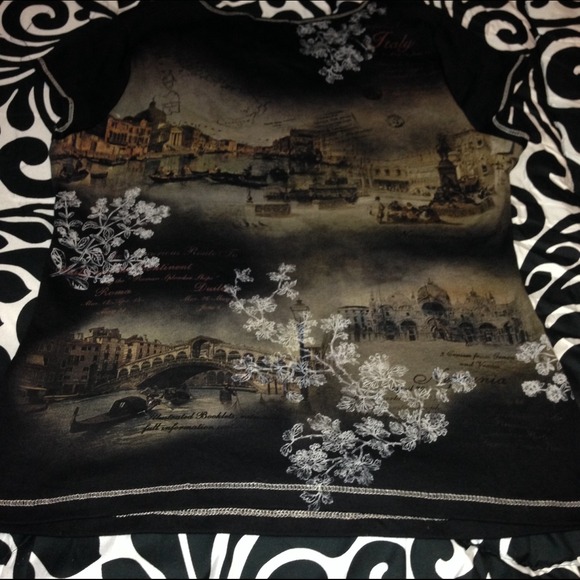 Cute black and brown print top! - Picture 2 of 4