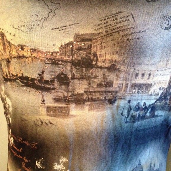 Cute black and brown print top! - Picture 3 of 4