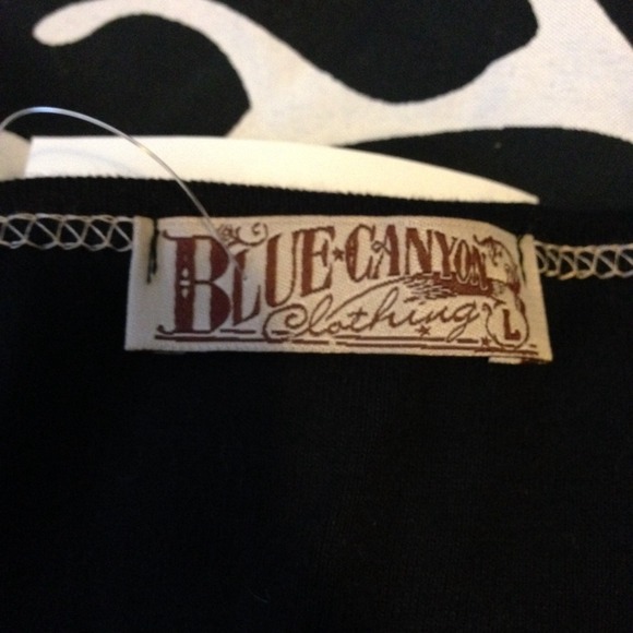 Cute black and brown print top! - Picture 4 of 4