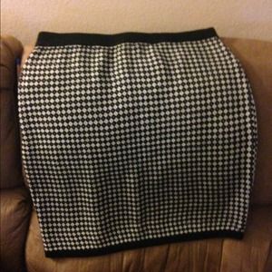 NwT limited skirt