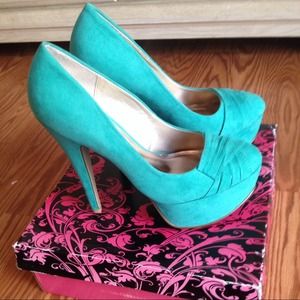 Sea Green Suede Pumps