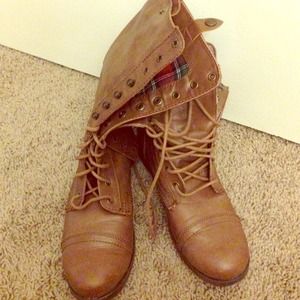 Great mid calf boots in Carmel