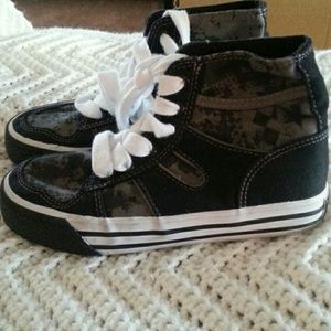 Children's Place high top boys shoes