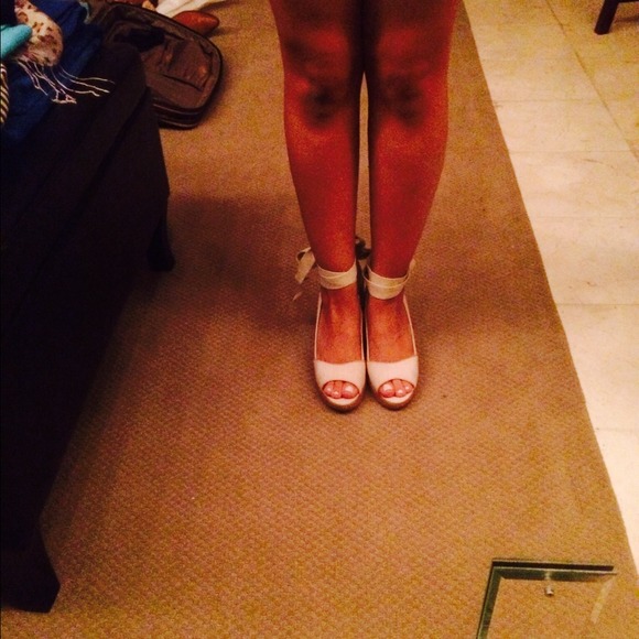 ‼️REDUCED‼️Antonio Melani tie up wedges. - Picture 2 of 4