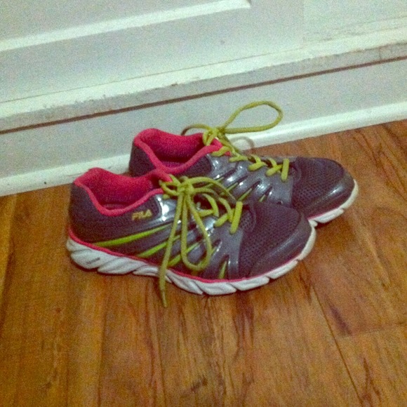 Fila woman's running shoes