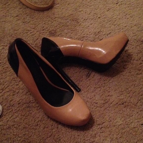 Color block pumps - Restricted