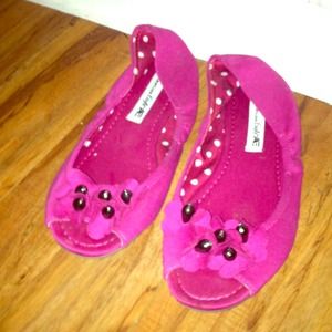 American Eagle magenta flats