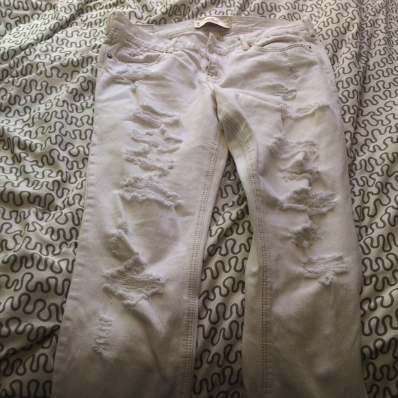 White hollister jeans 7R