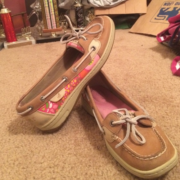 Lilly themed sperrys!