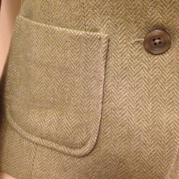 Sage Herringbone blazer with accented lapel - Picture 2 of 4