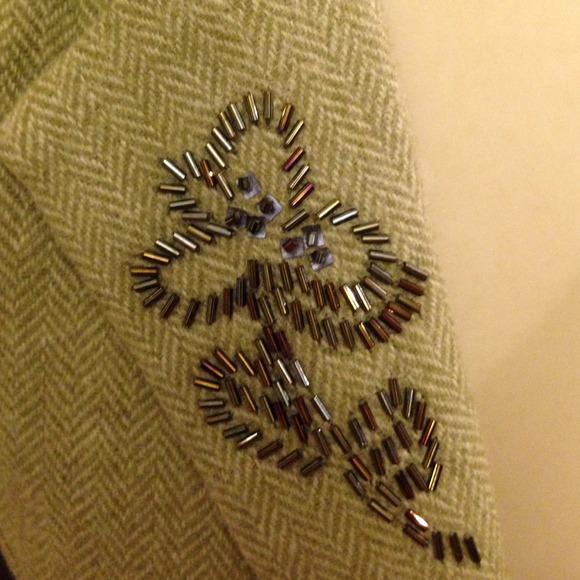 Sage Herringbone blazer with accented lapel - Picture 3 of 4